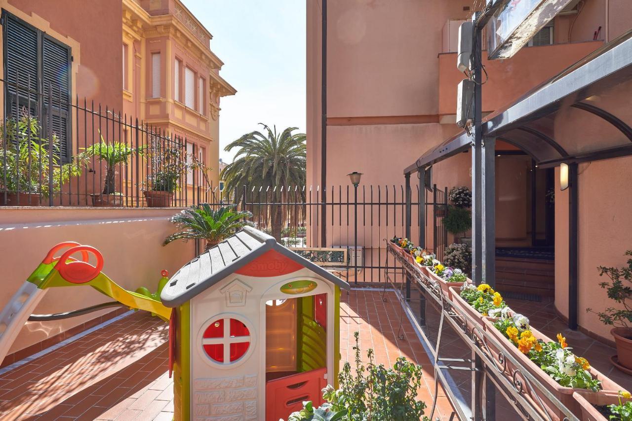 Albergo Natalina Finale Ligure Εξωτερικό φωτογραφία