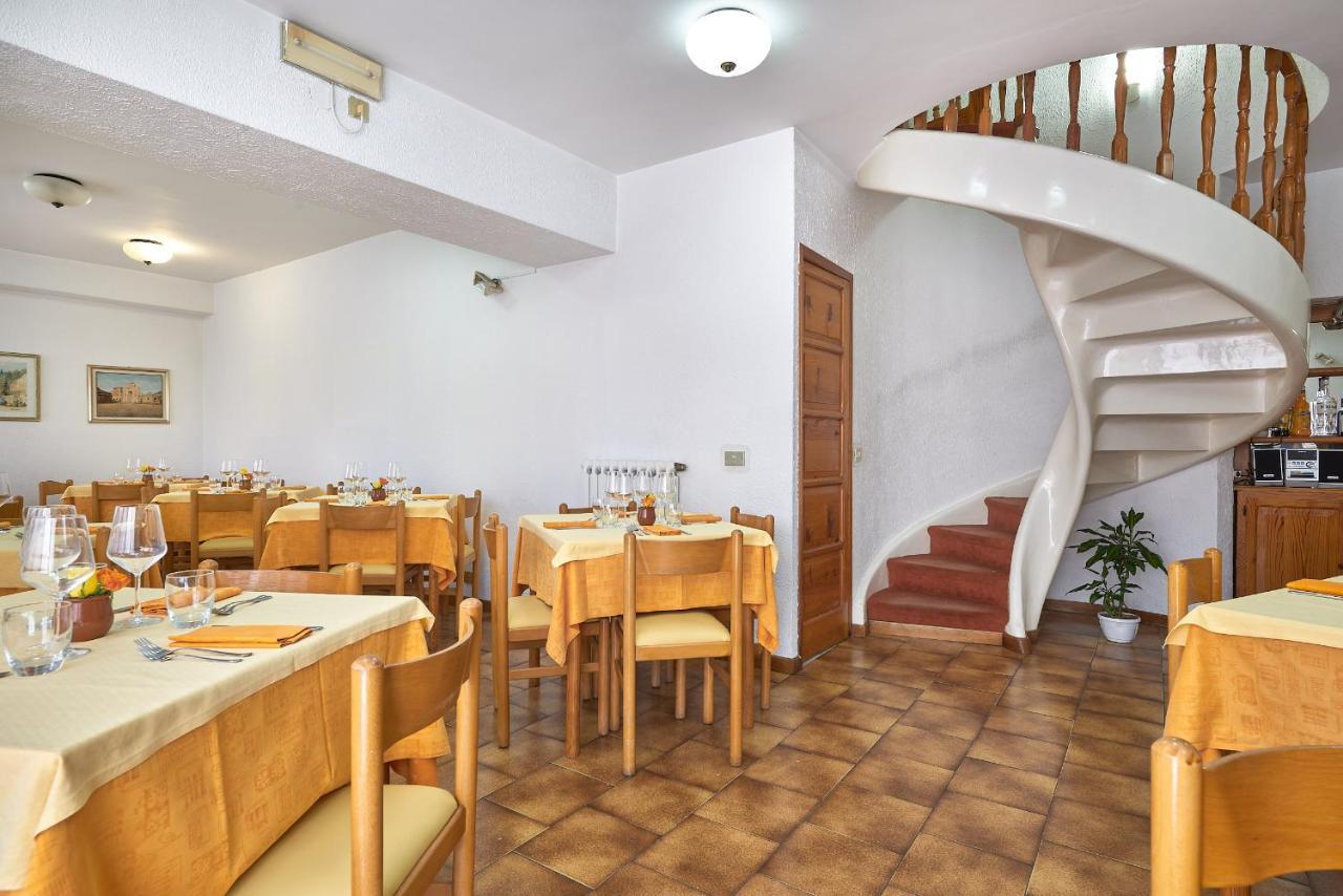 Albergo Natalina Finale Ligure Εξωτερικό φωτογραφία
