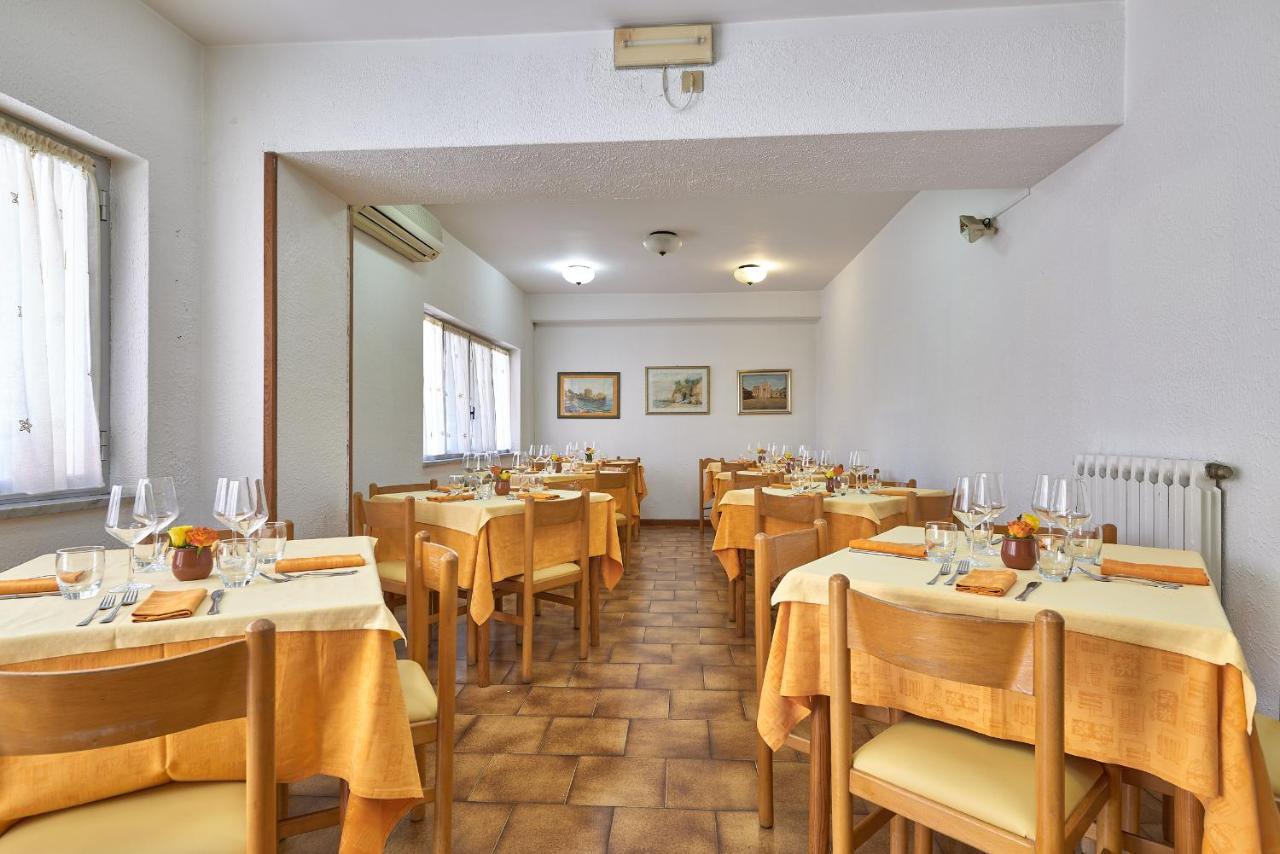 Albergo Natalina Finale Ligure Εξωτερικό φωτογραφία